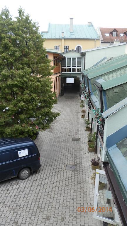 Penzión Marína pri Slovenskej reštaurácii Brezno Quarto foto